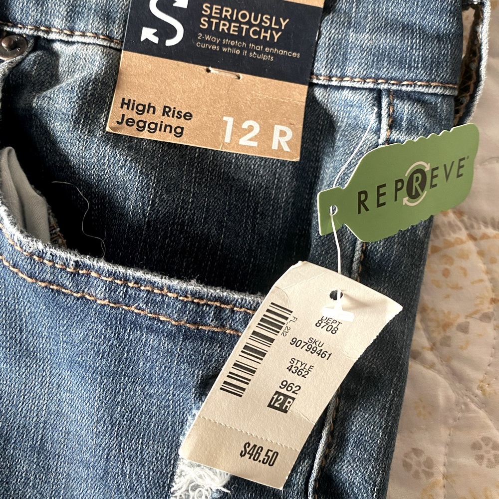 Aero High Rise Jegging - Picture 4 of 5